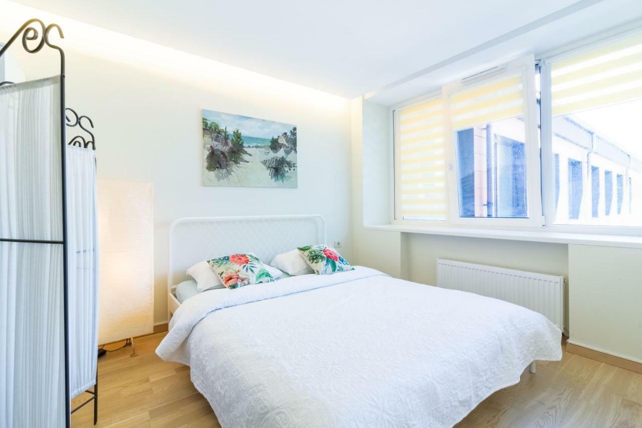 Central Square Apartments Паланга Экстерьер фото